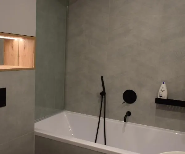 Uroczy Z Widokiem I Darmowym Parkingiem شقة